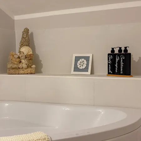 49 Sea - By Host Hero 3*