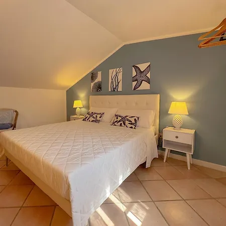 49 Sea - By Host Hero