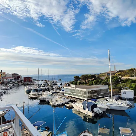 49 Sea - By Host Hero 3*