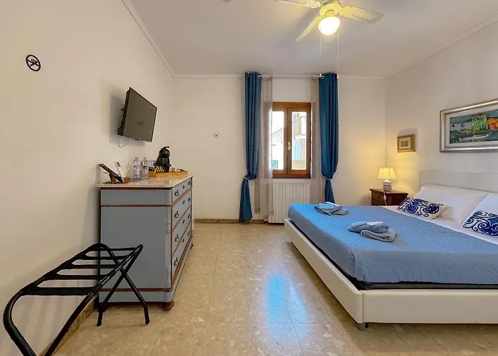 49 Sea - By Host Hero Pensión 3*